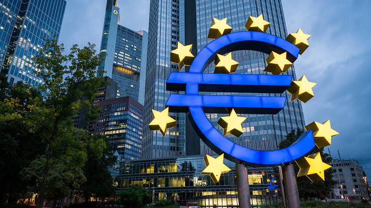 ECB Survey See Lower Growth, Inflation Next Year