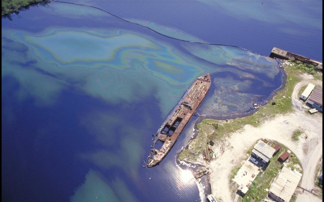 Cleaning Work Is Progressing After The Oil Spill In Colon