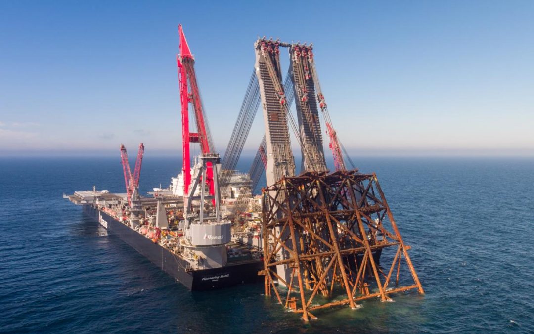 Pioneering Spirit Removes Ninian Northern Jacket From North Sea