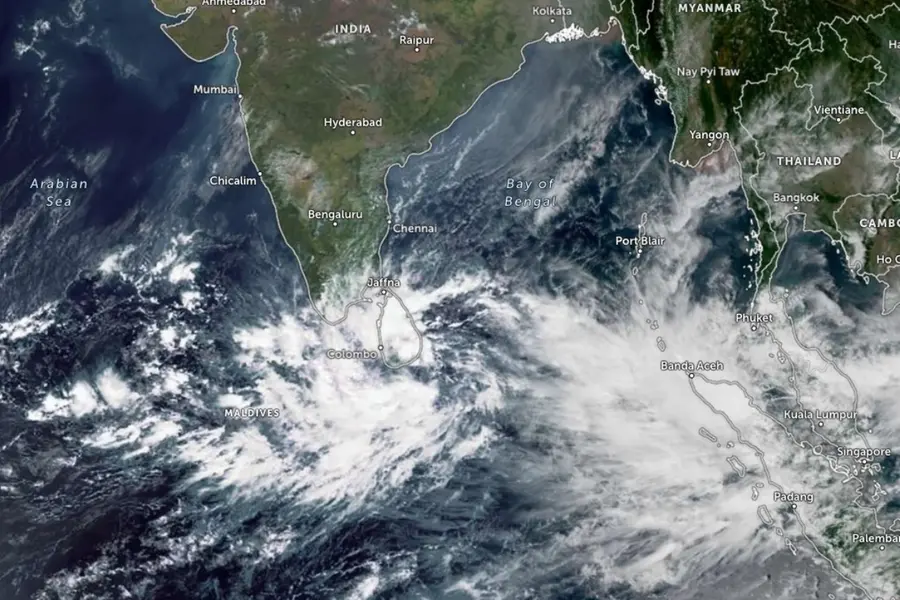 Cyclone ‘Senyar’ alert: IMD issues heavy rainfall warning for several TN districts; schools shut in Rameswaram