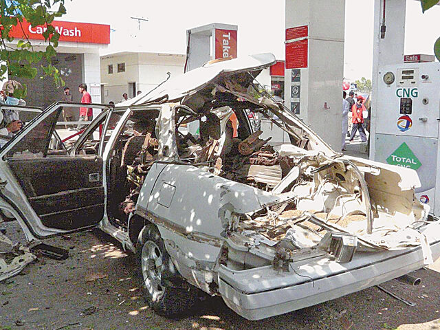 ‘Some said CNG blast, but it felt different’ Eyewitnesses recall chaos, fireballs, and scenes of horror outside Red Fort metro