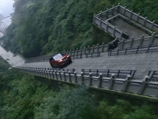 A Chinese automobile is unable to replicate the viral ‘Stairway to Heaven’ ascent of the Range Rover, resulting in a crash through the guardrail