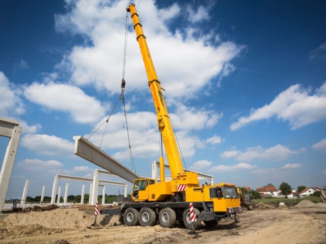 An industry first: PALFINGER to provide fully electric jib cranes for offshore wind farms