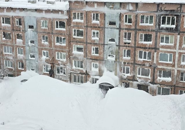 Russia witnesses record winter: Neighbourhoods buried under mountains of snow