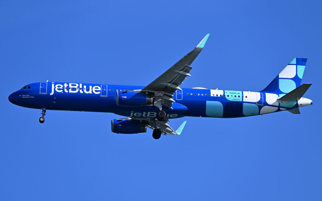 Smoke in cockpit, engine failure force JetBlue flight back to Newark; evacuation ordered