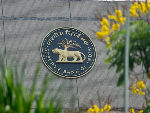 RBI Tightens Mis-Selling Rules, Mandates Full Refunds in Proven Cases