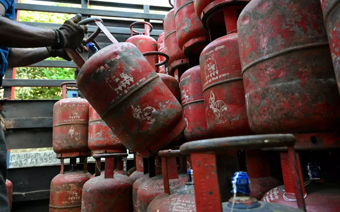 LPG shortage hits Mumbai’s hotels: Up to 40% shut or cut services; gas stocks may last only till today