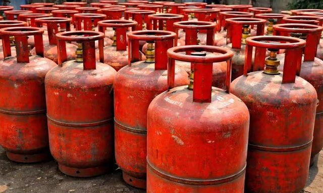 8 Lakh Piped Gas Connections Added in a Month Amid Push to Cut LPG Dependence