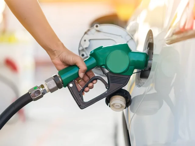 CNG Price Raised to ₹86/kg Across Mumbai Region, Piped Gas Also Costlier