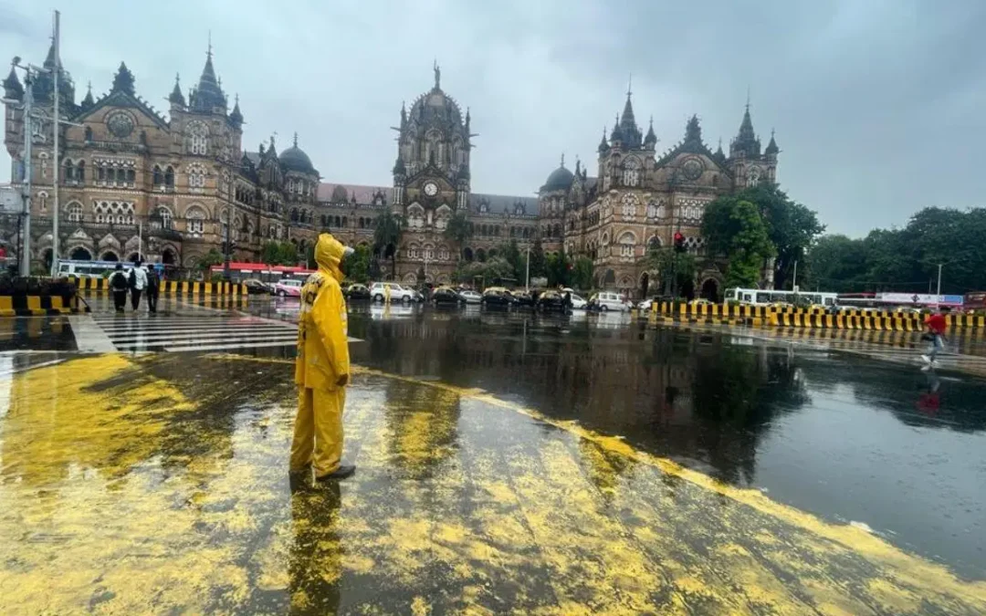 Mumbai Wakes Up to Heavy Showers as Monsoon Nears Official Arrival