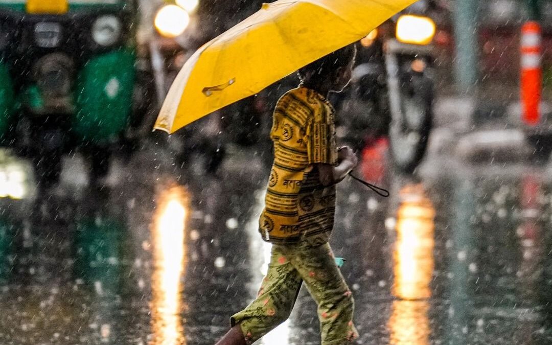 Delhi Rains Bring City to a Standstill as Waterlogging Triggers Major Traffic Chaos