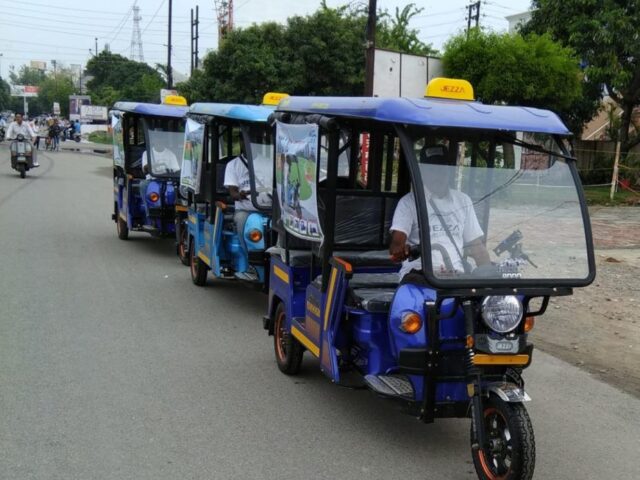 Viral App Prank Exposes Security Flaw in E-Rickshaws, Raises Safety Concerns