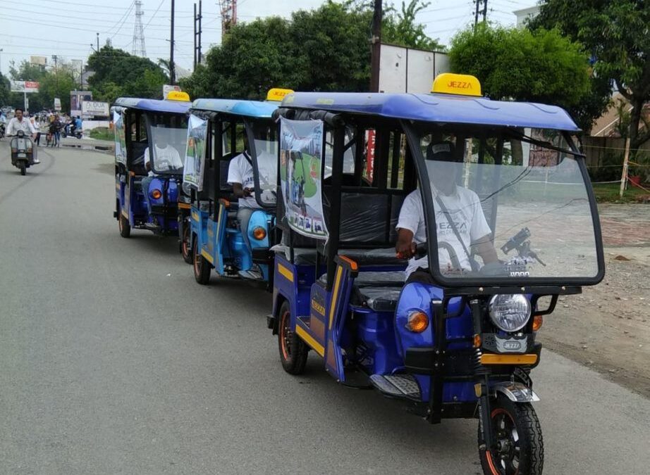 Viral App Prank Exposes Security Flaw in E-Rickshaws, Raises Safety Concerns