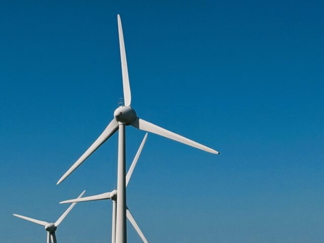 India’s Non-Fossil Power Capacity Crosses 300GW Mark