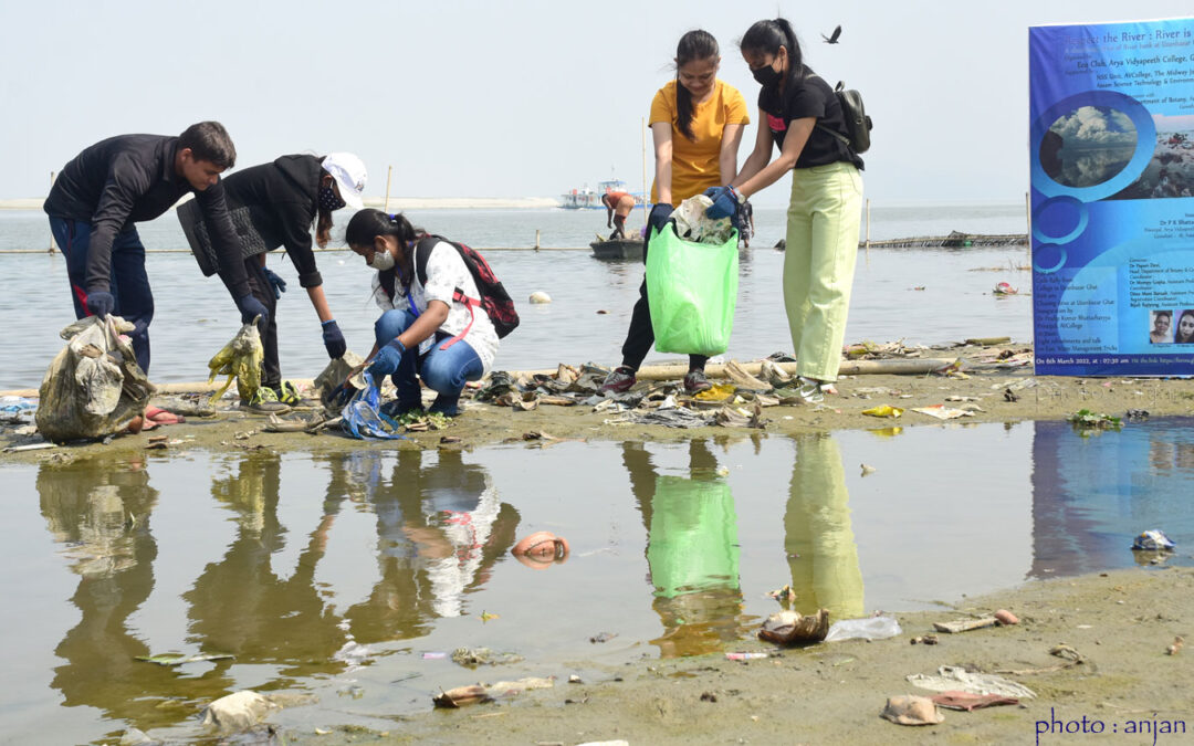 Bittu Tabahi Brings Cleanliness Drive to Delhi, Clears 585 kg of Waste From Yamuna Riverbank