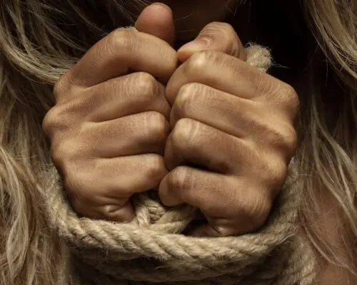 They’re My Family’: Bengaluru Woman Stops Mob from Attacking Father, Relatives in ‘Kidnapping’ Drama